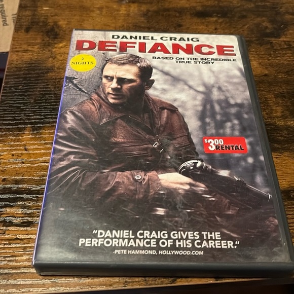 Defiance DVD - Picture 1 of 3